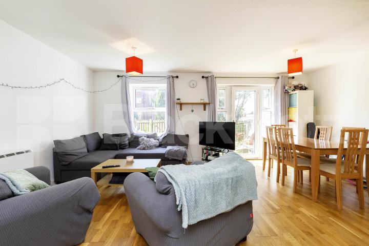 			3 Bedroom, 1 bath, 1 reception Flat			 Portland Road, Tottenham / Seven Sisters